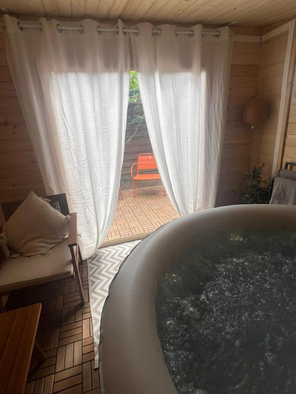 Appartement Escale Cosy A Pontoise Jacuzzi Et Terrasse Extérieur photo